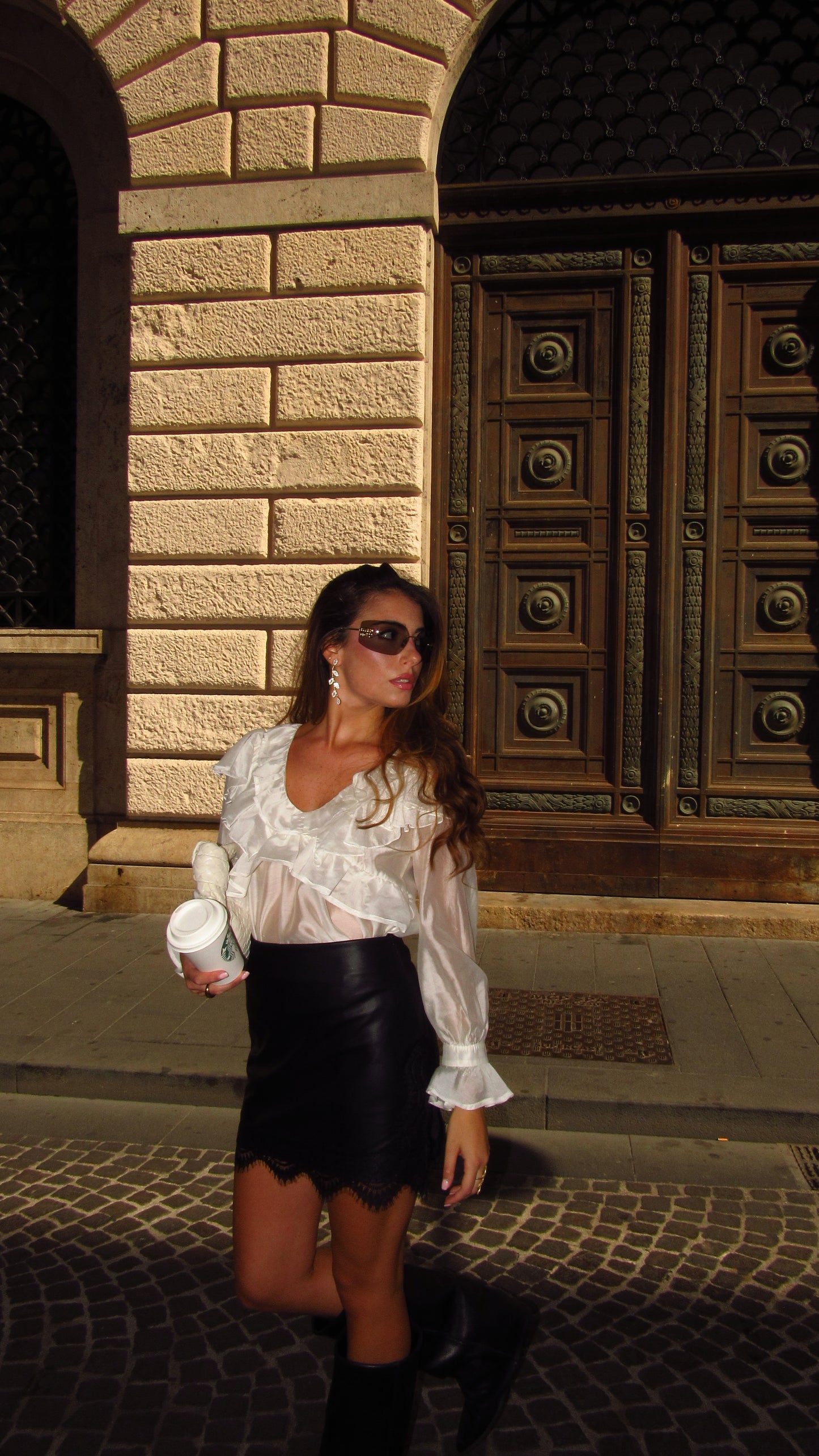 Blusa con volant in voile