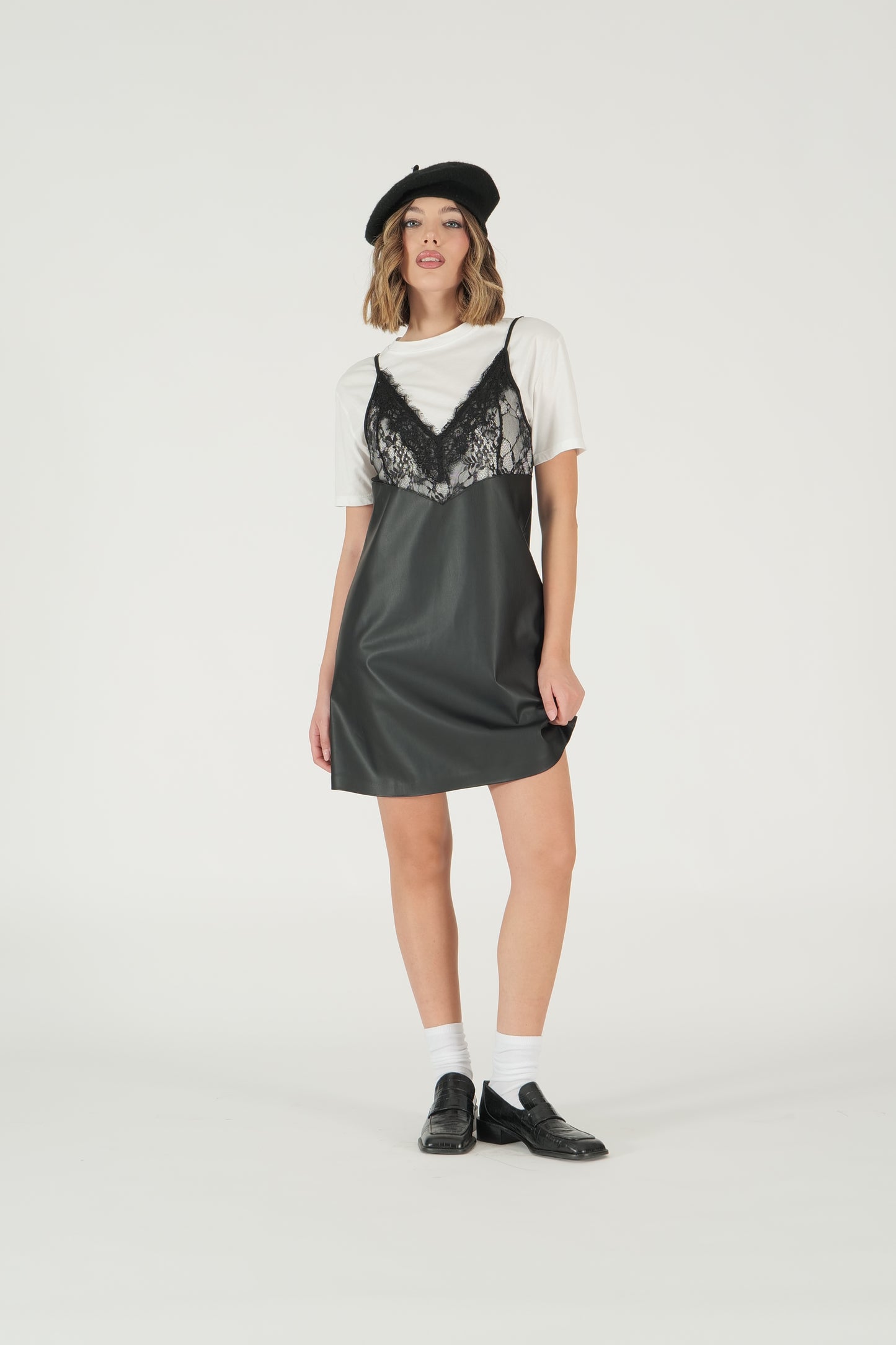 Abito sottoveste in pelle con pizzo