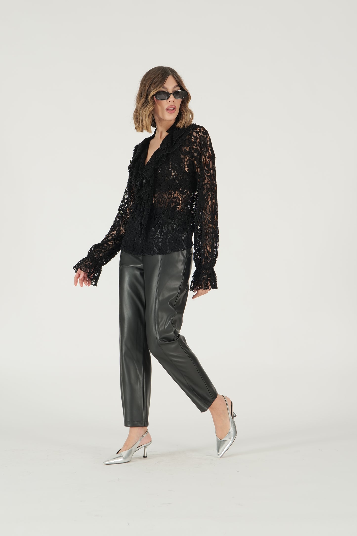 Blusa pizzo con volant