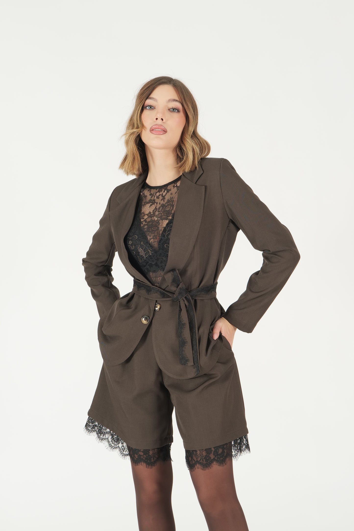 Bermuda con pizzo