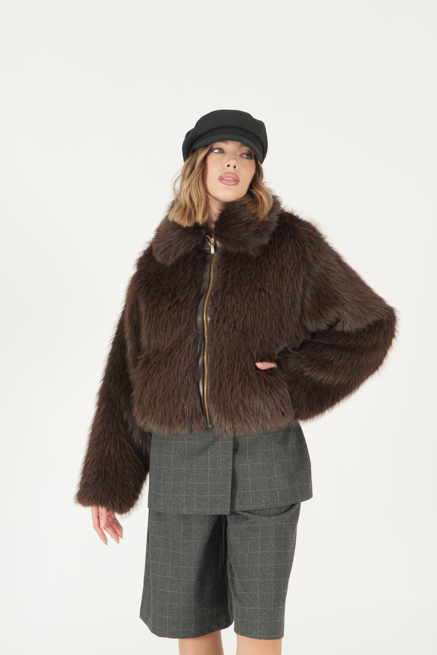 Eco pelliccia corta con zip