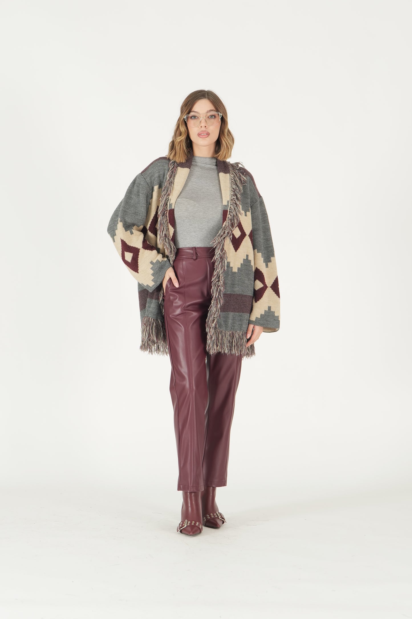 Pantalone in ecopelle con cuciture