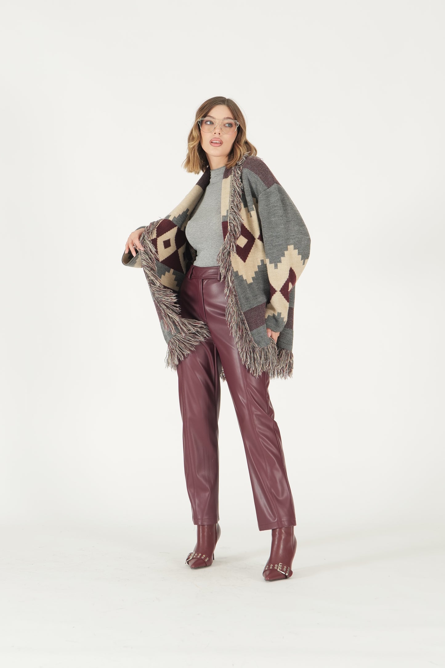 Pantalone in ecopelle con cuciture