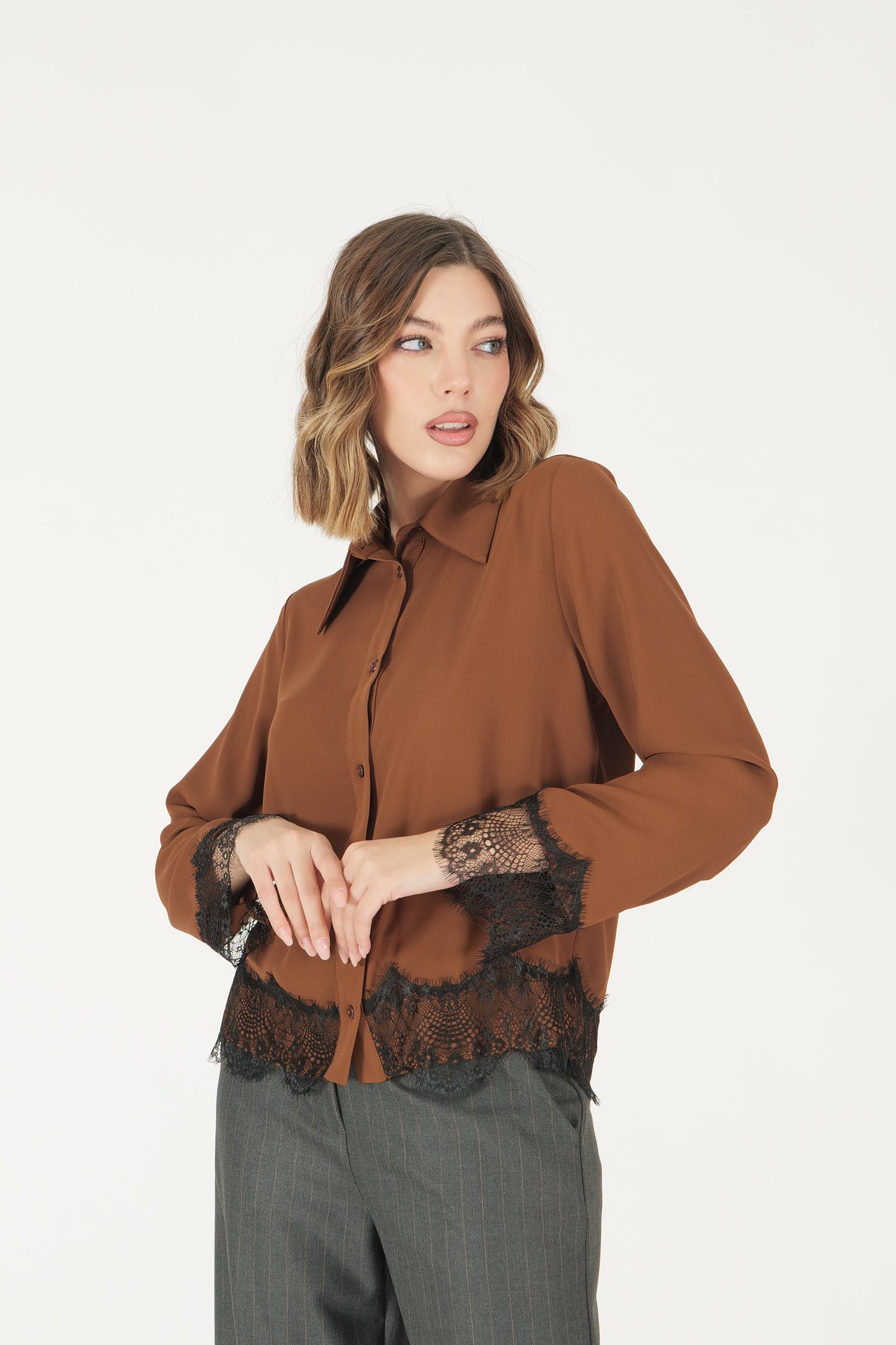 Camicia con inserti in pizzo