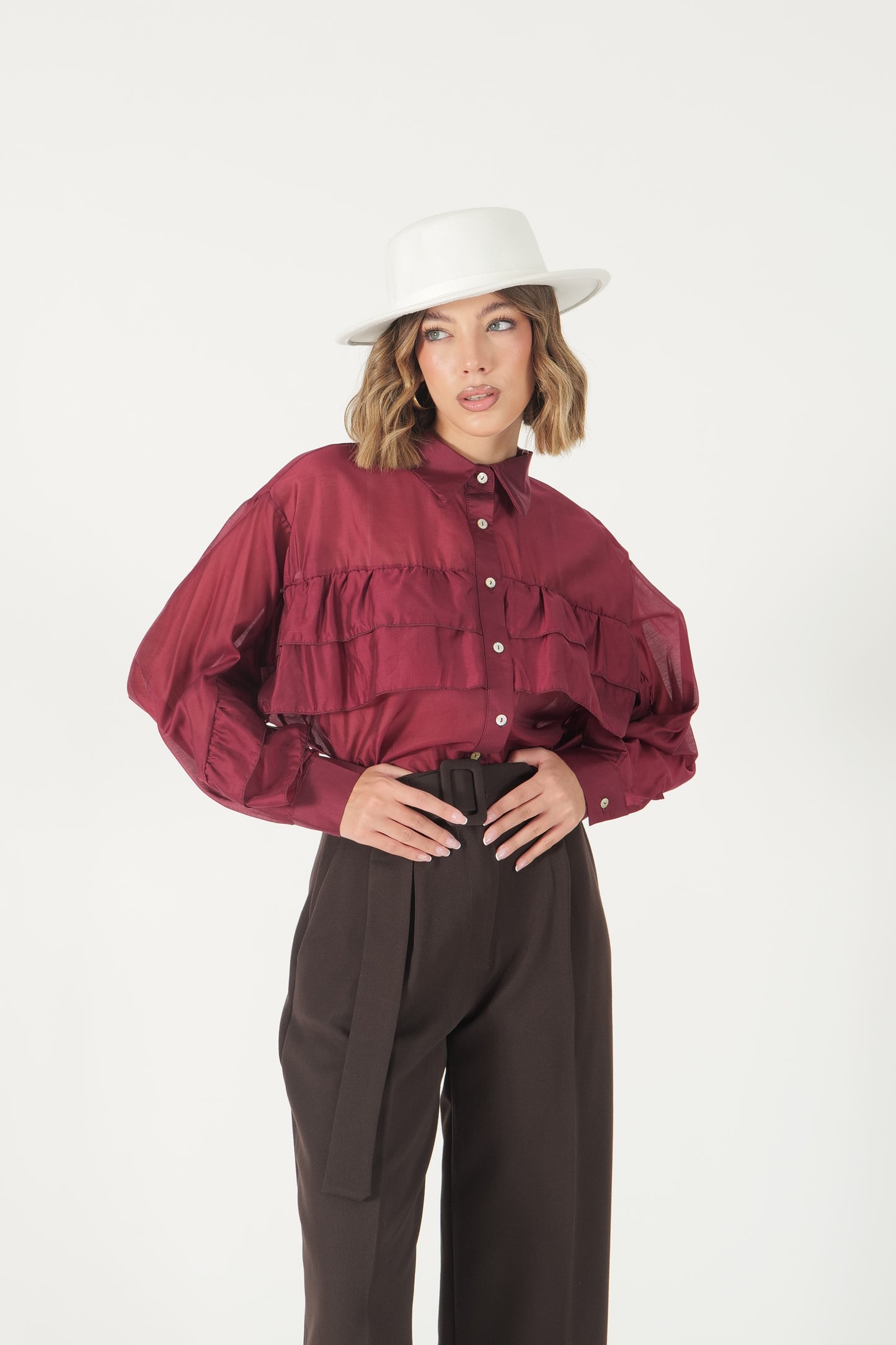 Camicia con volant e manica a pipistrello