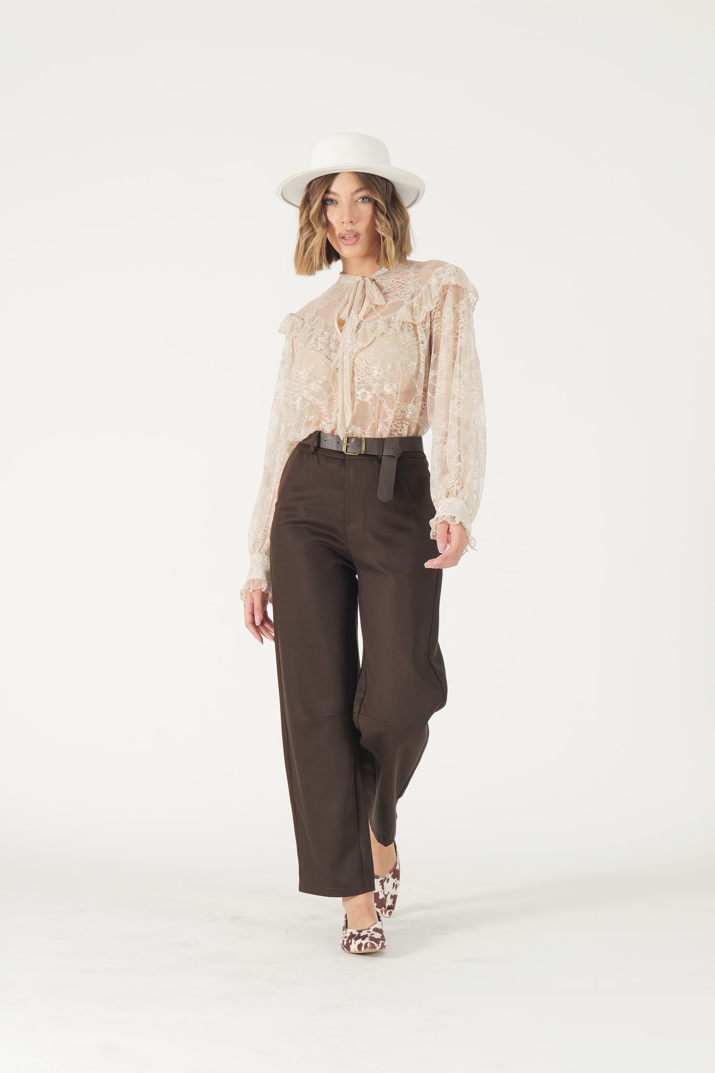 Pantalone vita alta con cintura