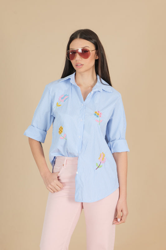 Camicia a righe con fiori