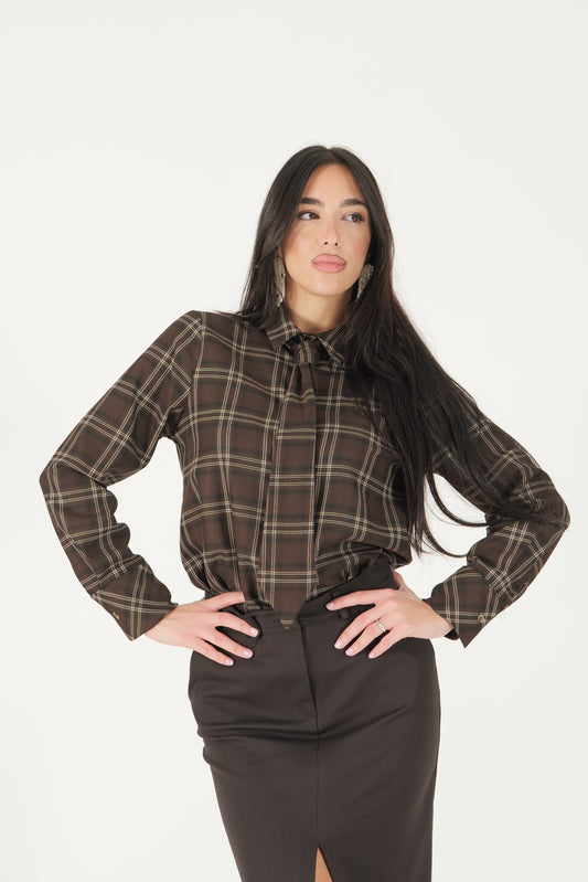 Camicia a quadri con cravatta