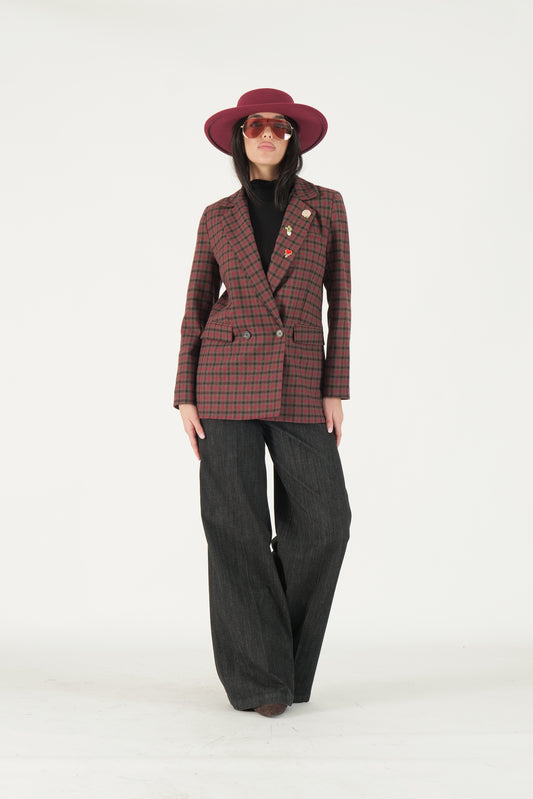 Blazer a quadri con spille