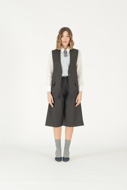 Coordinato gessato gilet e bermuda
