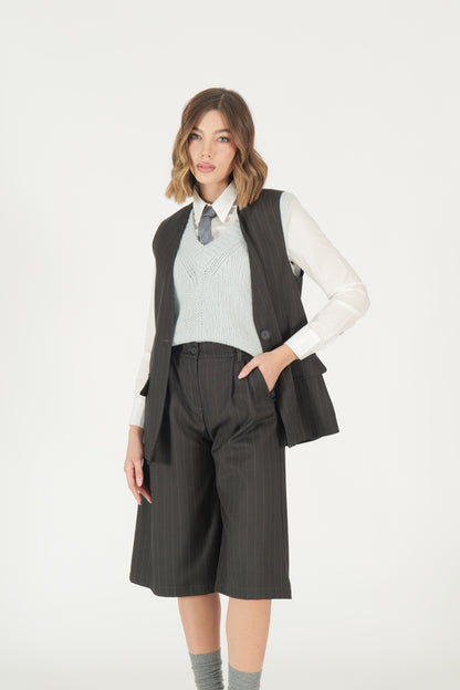 Coordinato gessato gilet e bermuda
