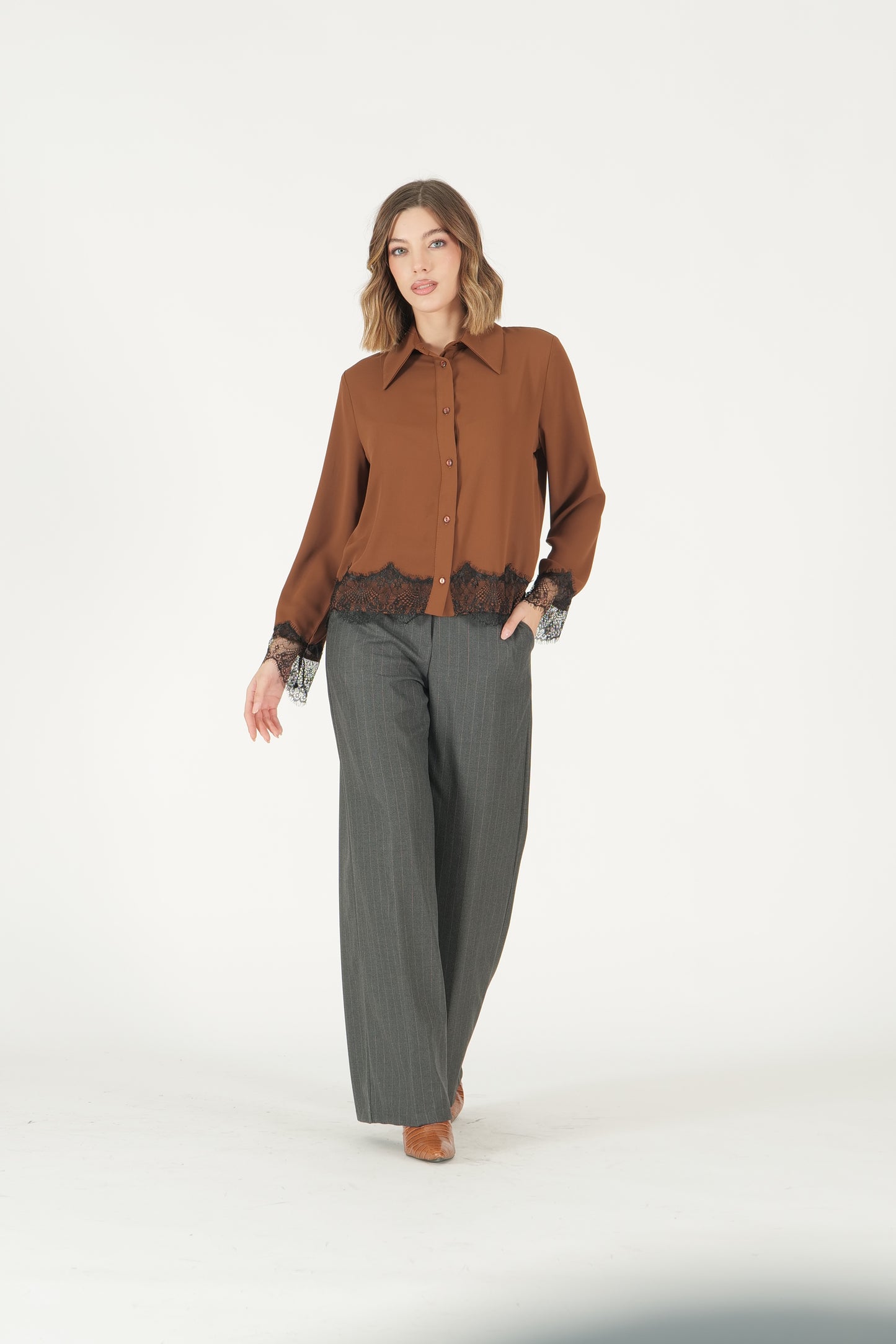 Camicia con inserti in pizzo