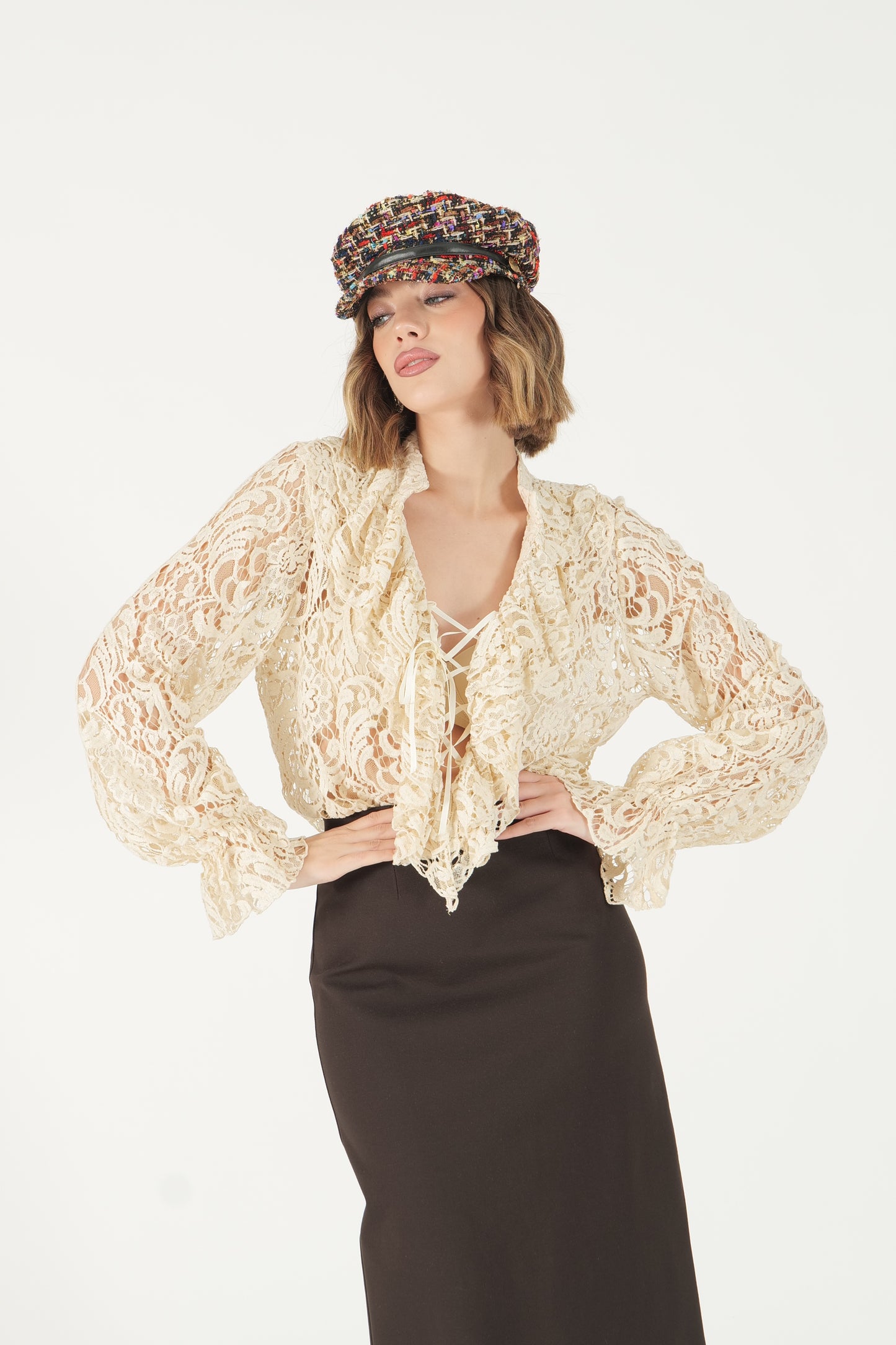 Blusa pizzo con volant
