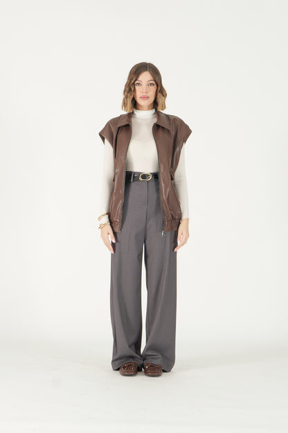 Pantaloni ampi con cintura