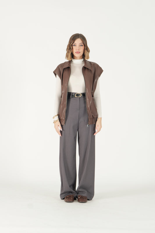 Pantaloni ampi con cintura