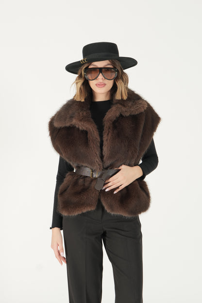Gilet in eco pelliccia con cintura