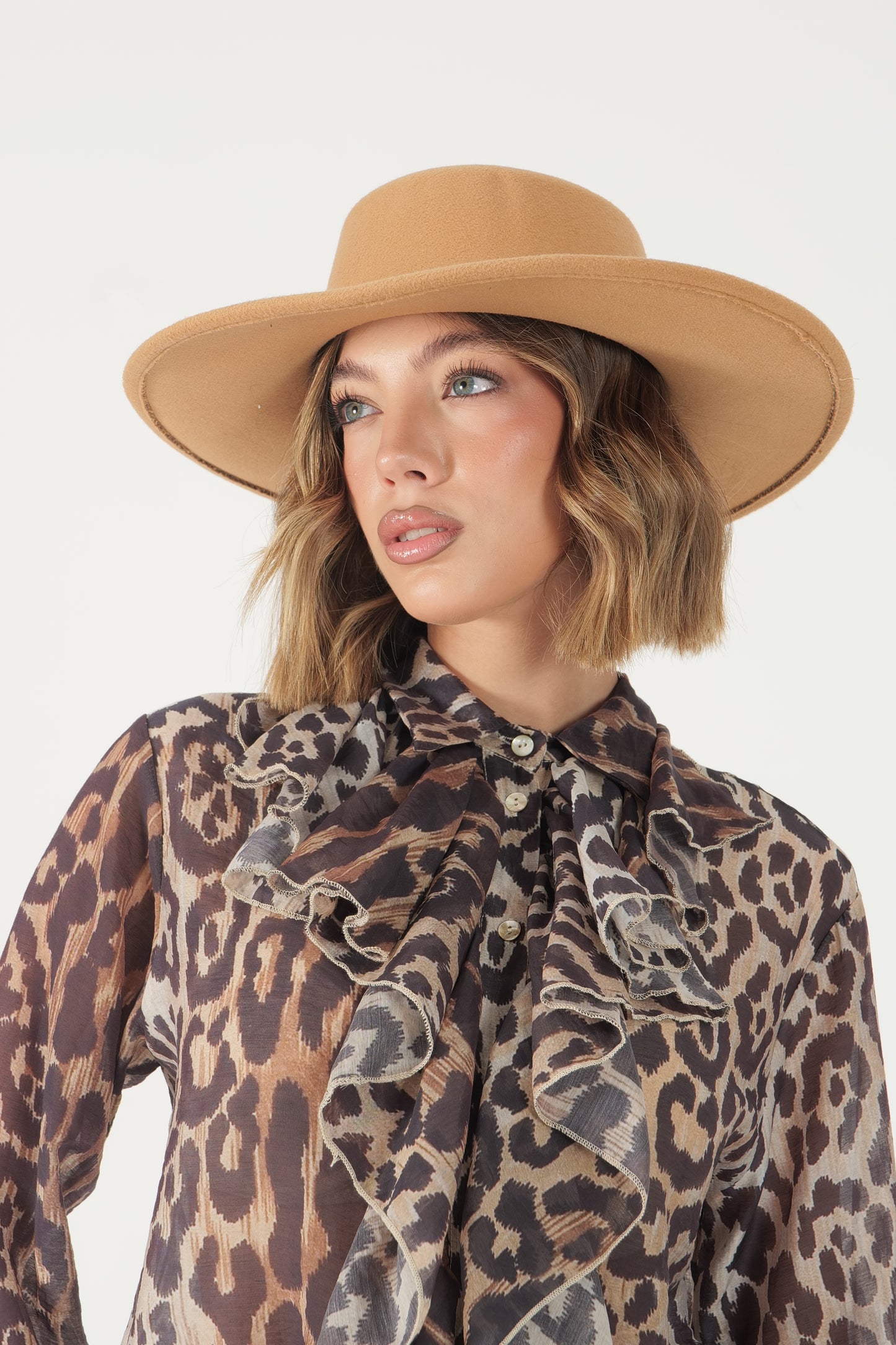 Camicia animalier con volant