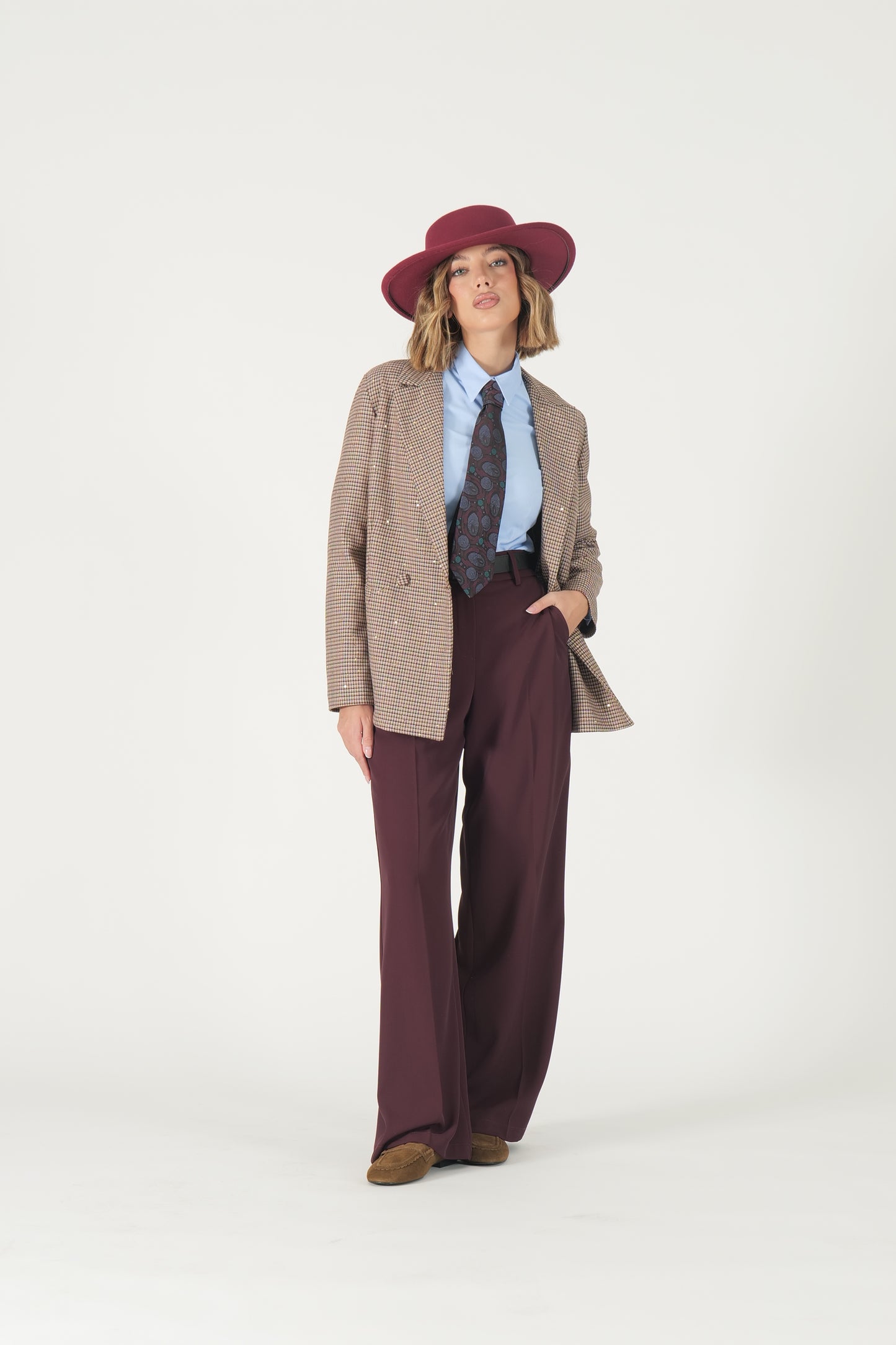 Pantalone vita alta con cintura