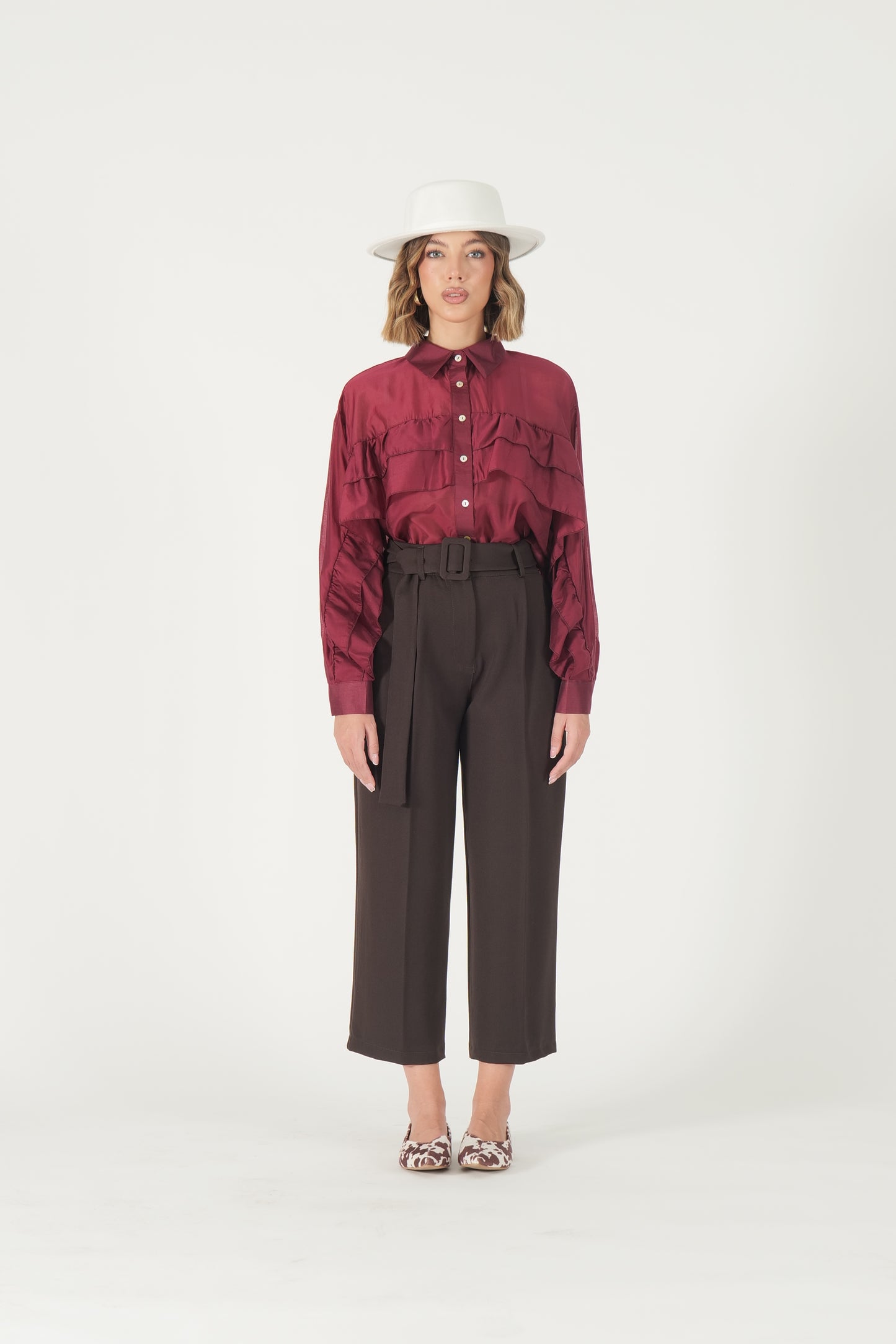Pantalone vita alta con cintura