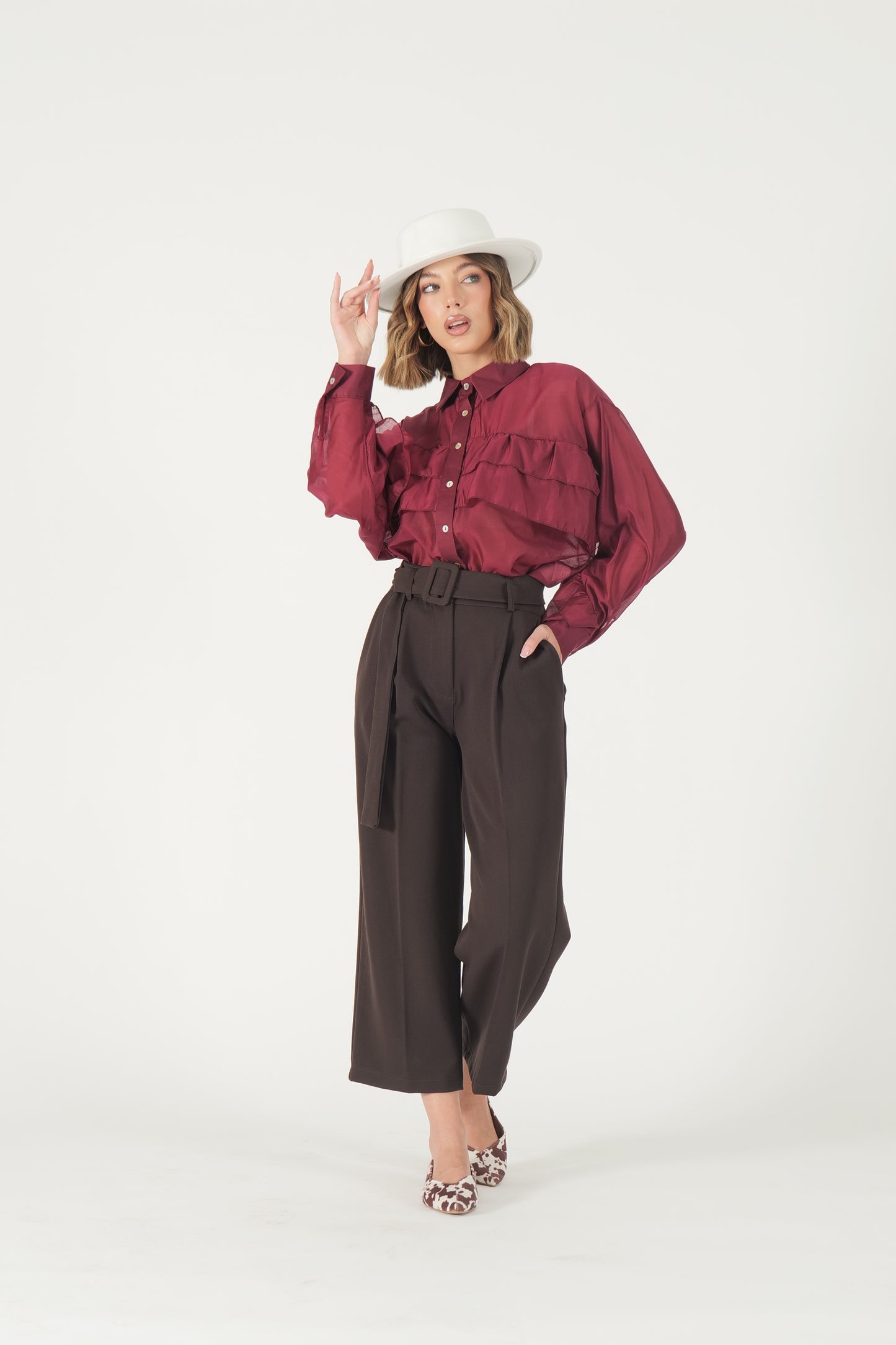 Pantalone vita alta con cintura