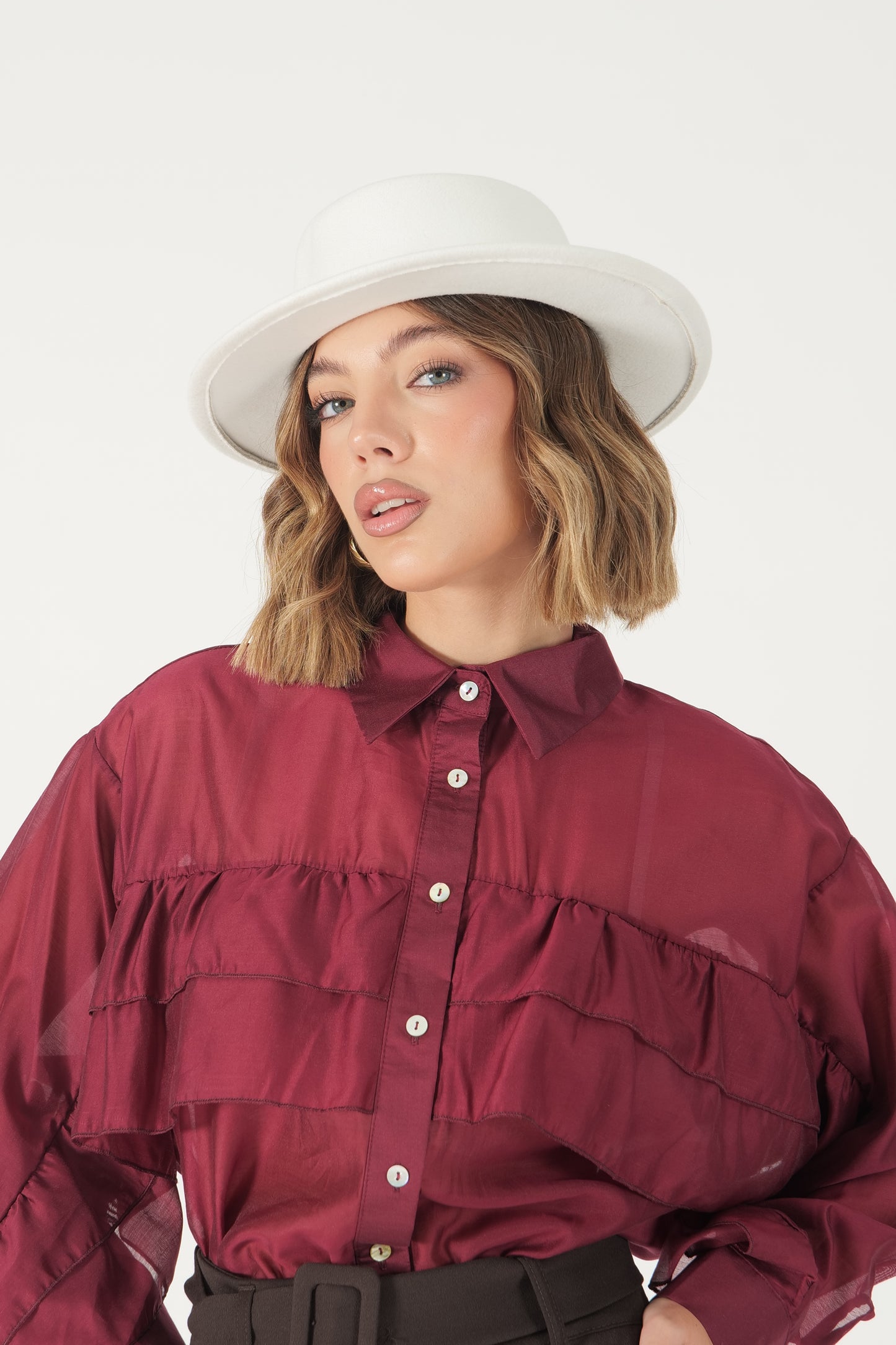 Camicia con volant e manica a pipistrello