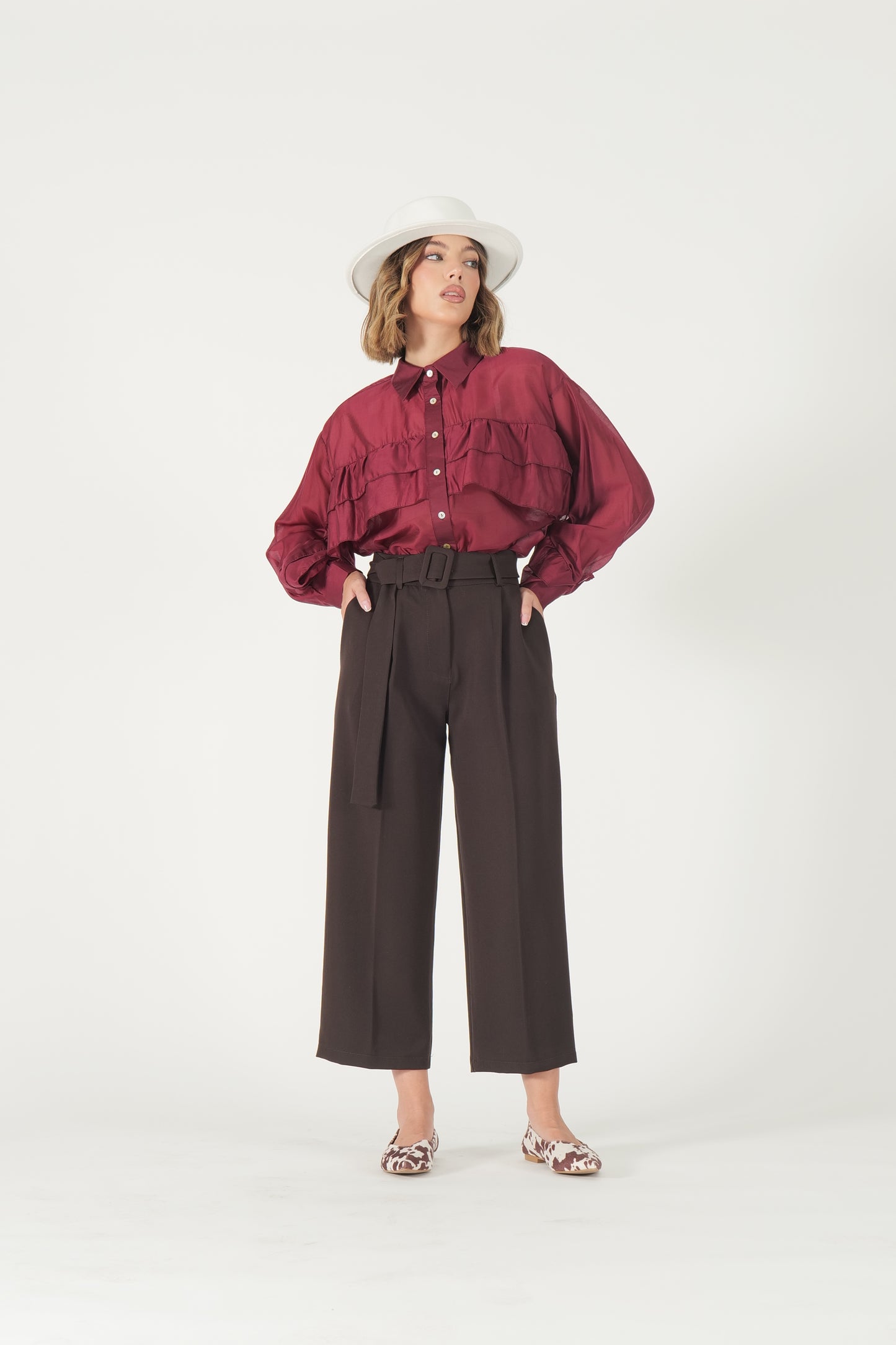 Pantalone vita alta con cintura