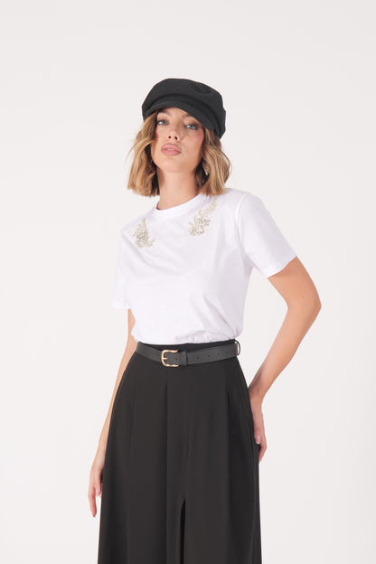 Gonna midi con pieghe e spacco laterale