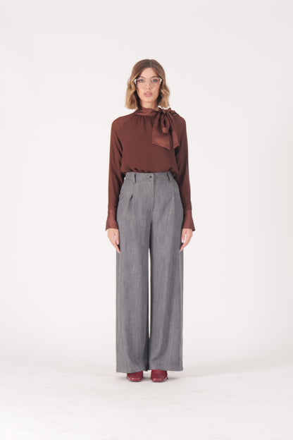 Pantalone vita alta con pinces