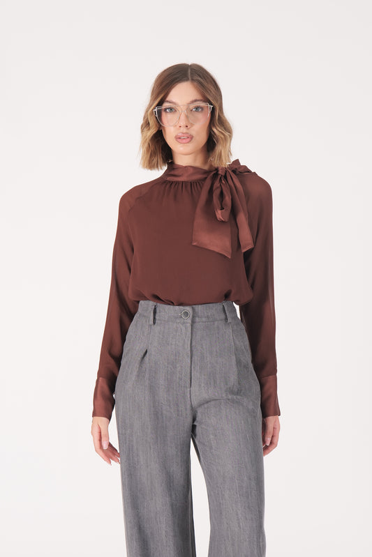 Blusa con fiocco