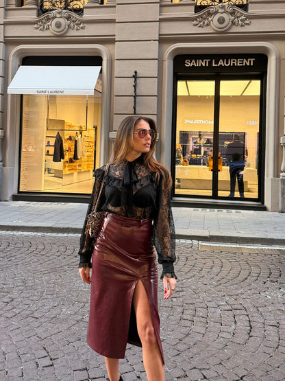 Blusa con fiocco in pizzo