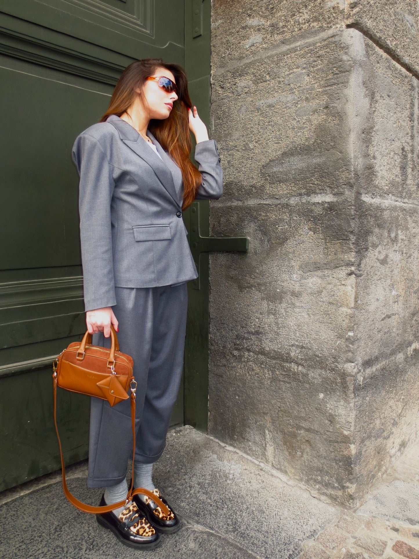 Pantalone palazzo con risvolto